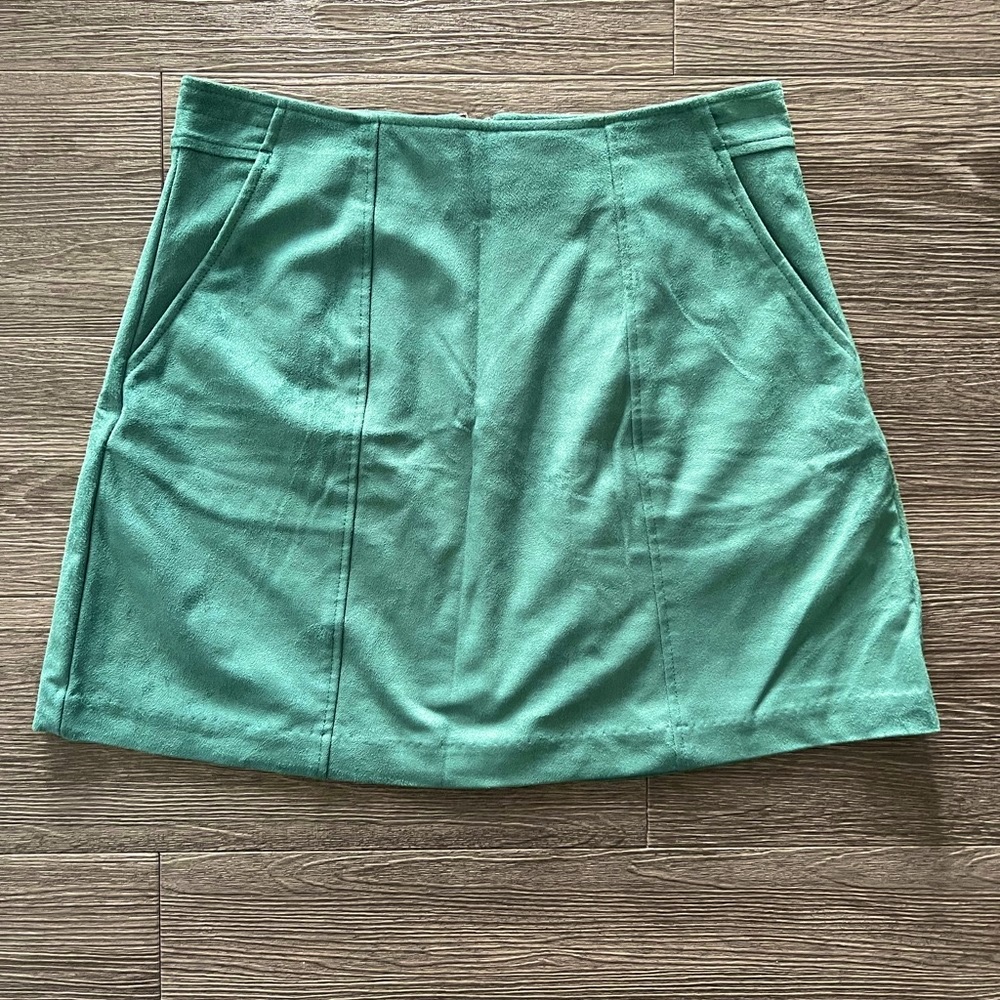 Kendall + Kylie suede green skirt size small